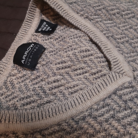 Arrow sweater vest - Picture 2 of 3